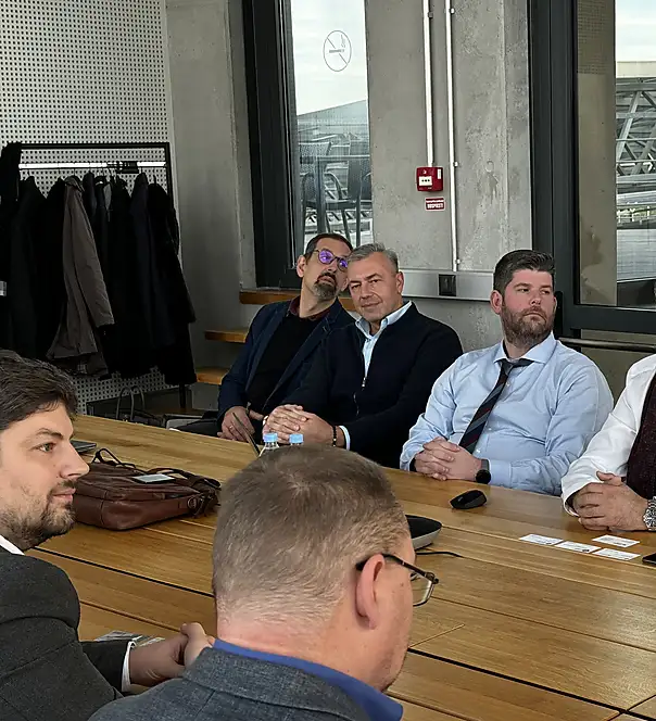 University of Latvia and SAPRA Strengthen Cooperation in Photonics